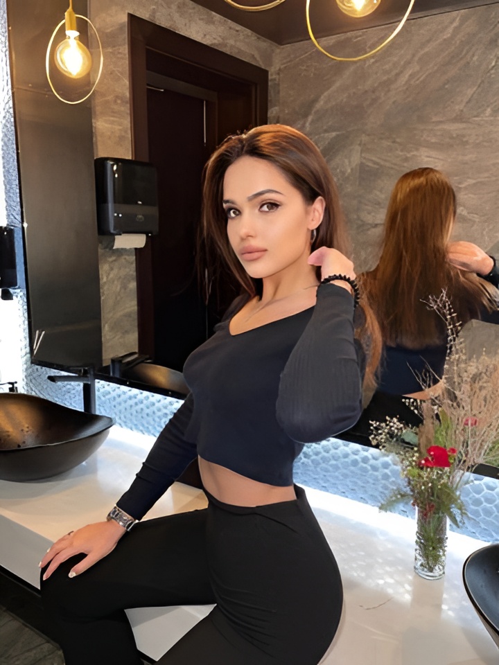 Адель привлекательная девушка из Сочи цена от 1500 руб