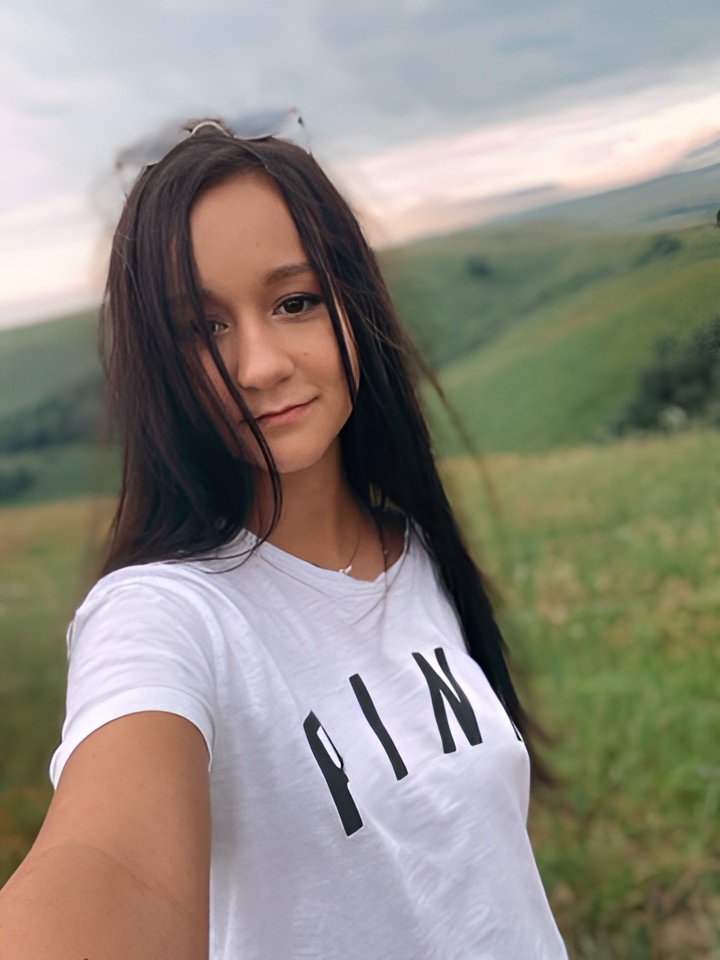 Диана привлекательная девушка из Сочи цена от 5000 руб