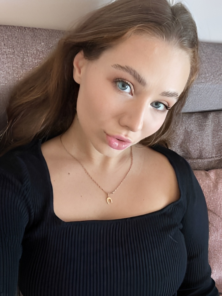 Элина привлекательная девушка из Сочи цена от 1500 руб