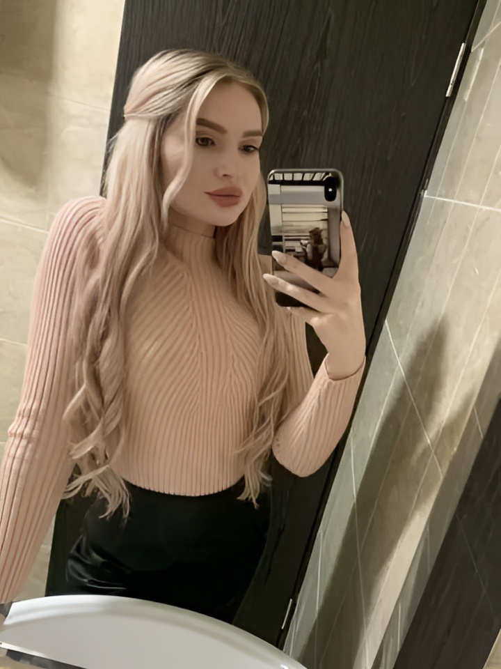 Гелена привлекательная девушка из Сочи цена от 5000 руб