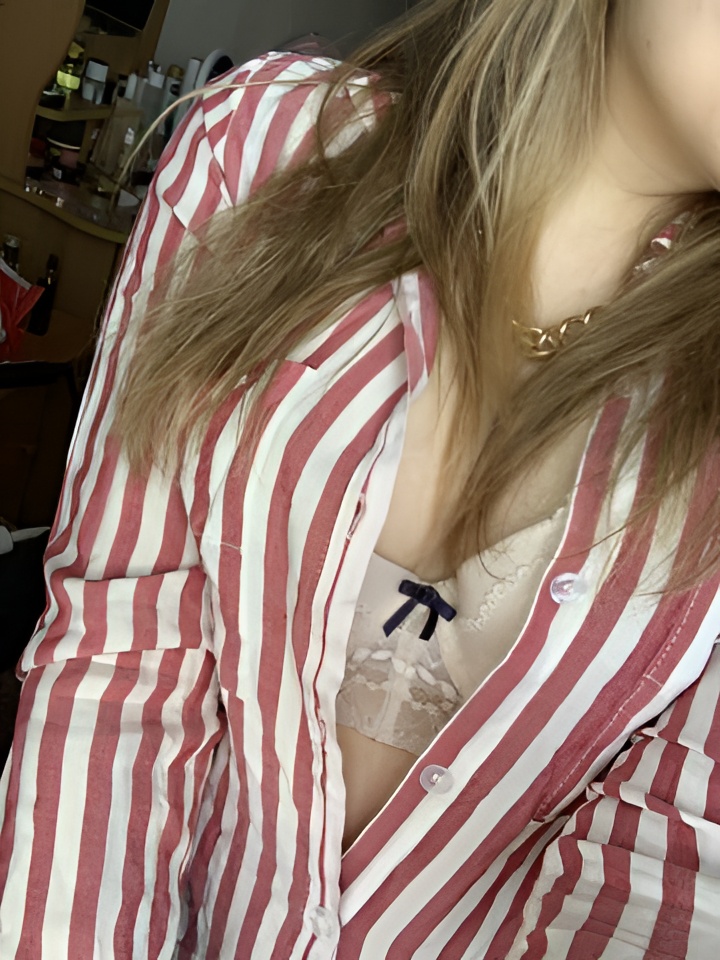 Милена привлекательная девушка из Сочи цена от 4000 руб