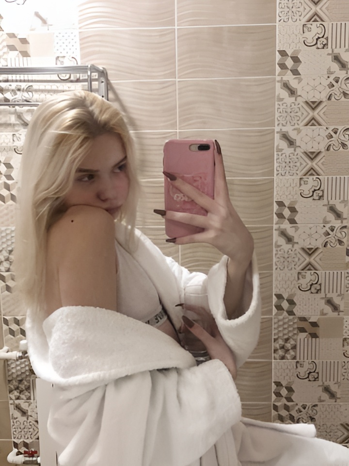 Снежана привлекательная девушка из Сочи цена от 1500 руб