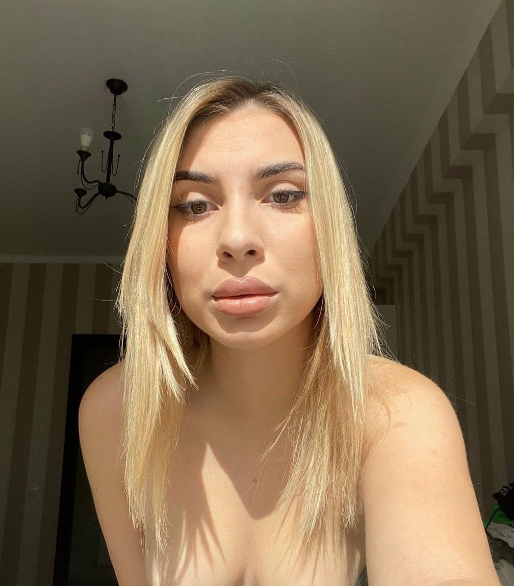 Катька привлекательная девушка из Сочи цена от 6000 руб