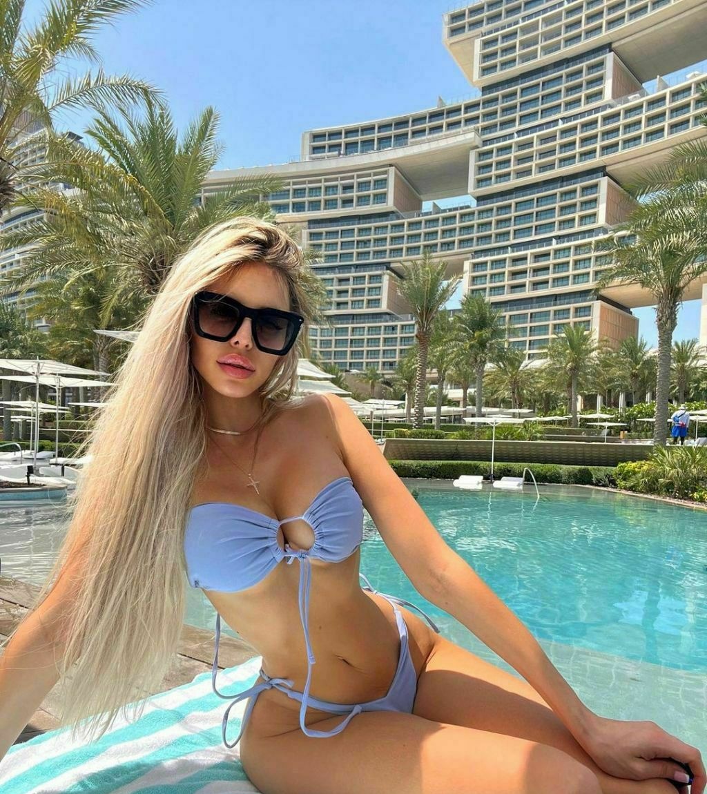 Яна привлекательная девушка из Сочи цена от 6000 руб