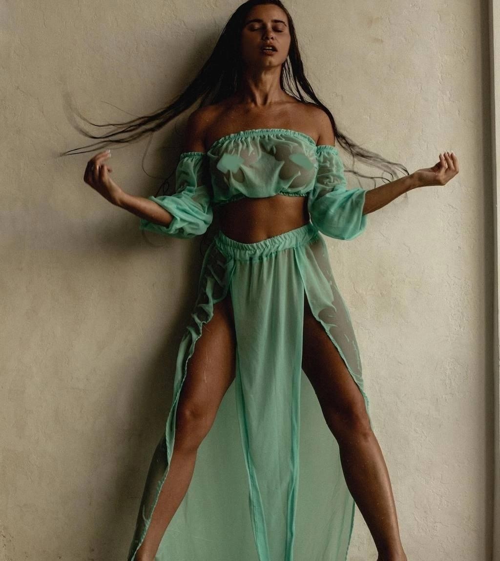 Настенька привлекательная девушка из Сочи цена от 4000 руб