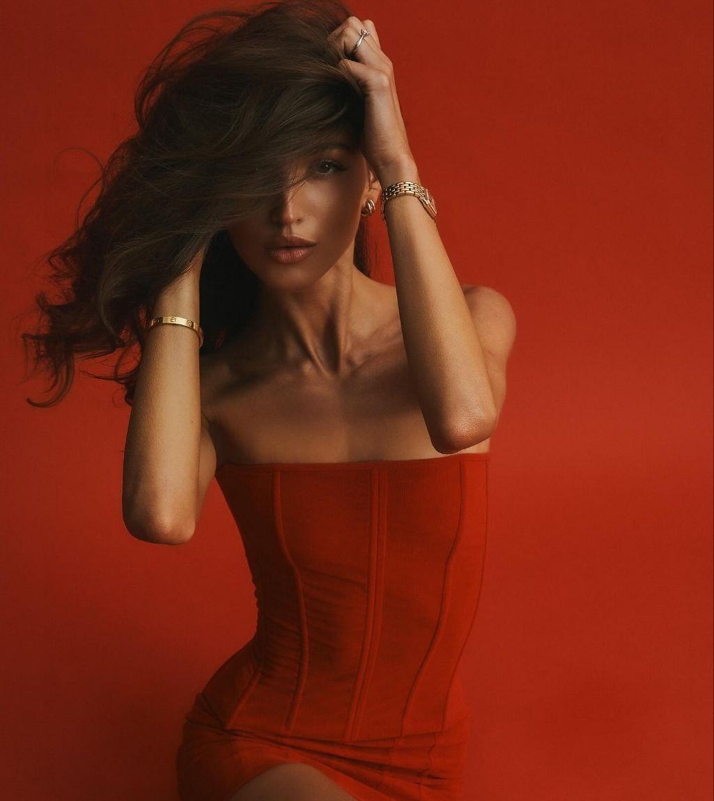 Зара привлекательная девушка из Сочи цена от 5000 руб